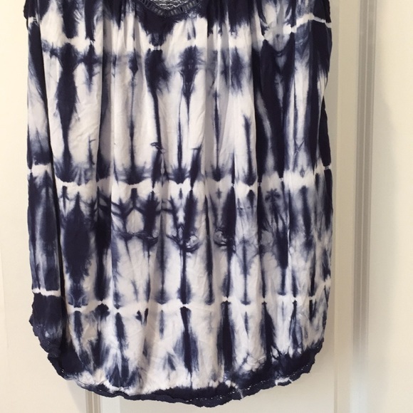 Cute spring/summer top! - Picture 3 of 5